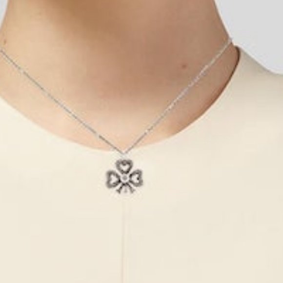 Gucci authentic clover necklace - Picture 5 of 5